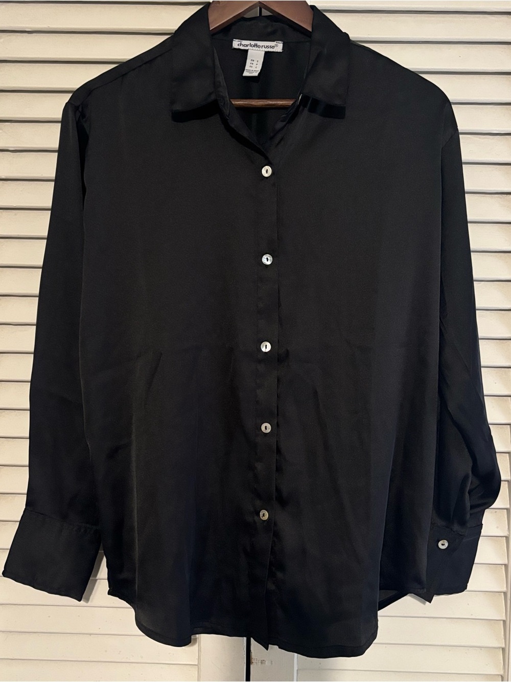 Charlotte Russe Black Long-Sleeve Button-Down Shirt